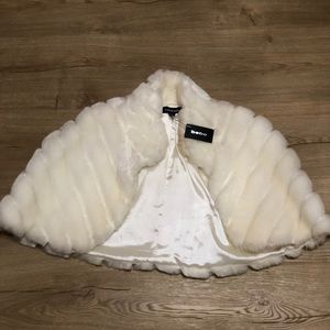 Off white Puffer faux fur capelet